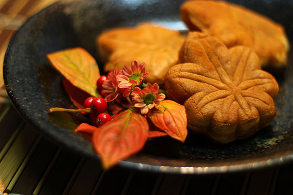 Momiji-manju