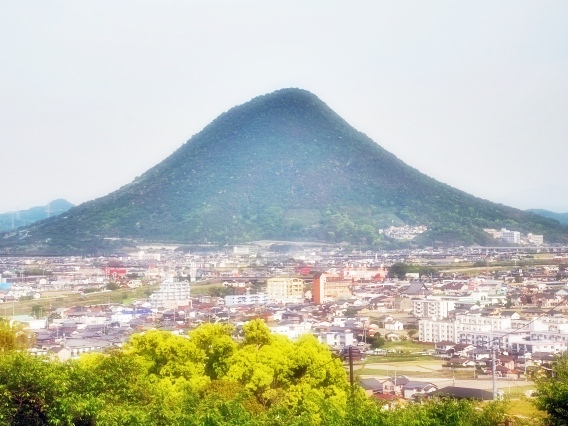Sanuki Fuji (Mount Iino)
