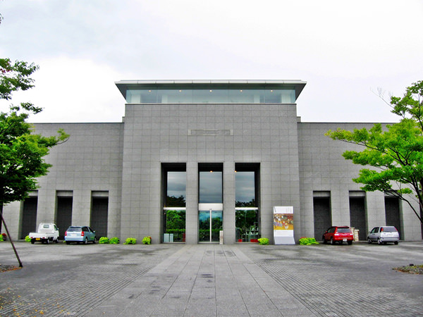 TONAMI ART MUSEUM